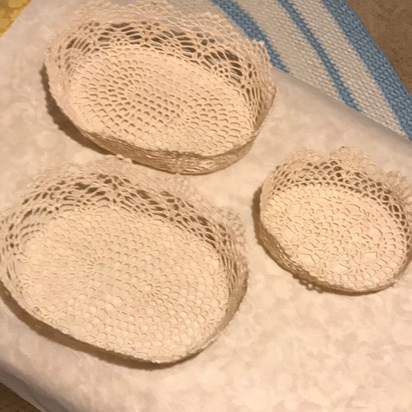 Crocheted baskets - Picture 2 of 3